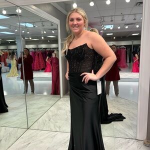 Elegant Black Strapless Evening Gown